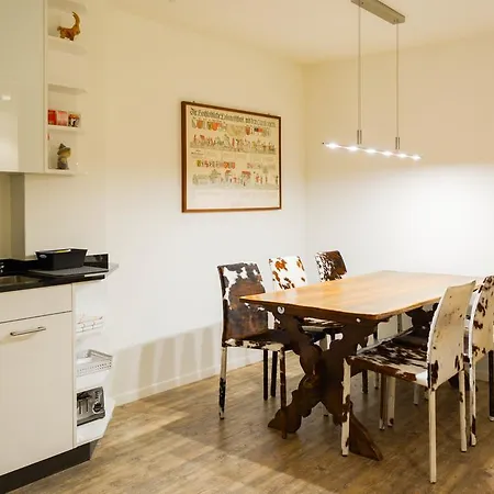 Lorez 2d Apartment *
