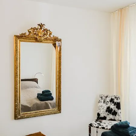 Lorez 2d Apartment *