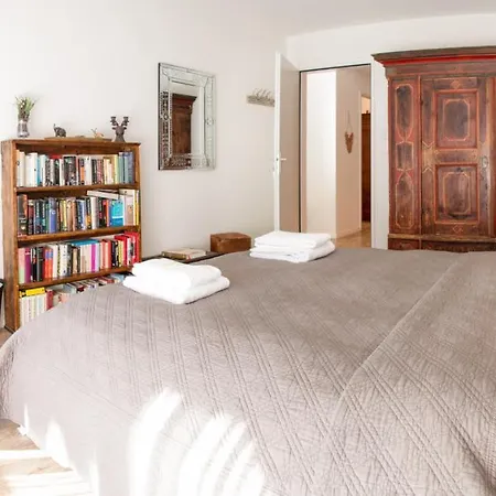 Lorez 2d Apartment *