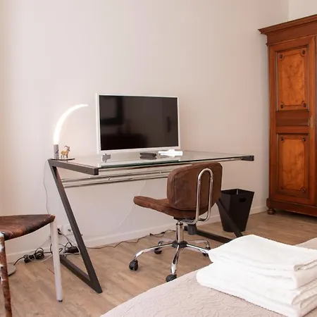 Lorez 2d Apartment